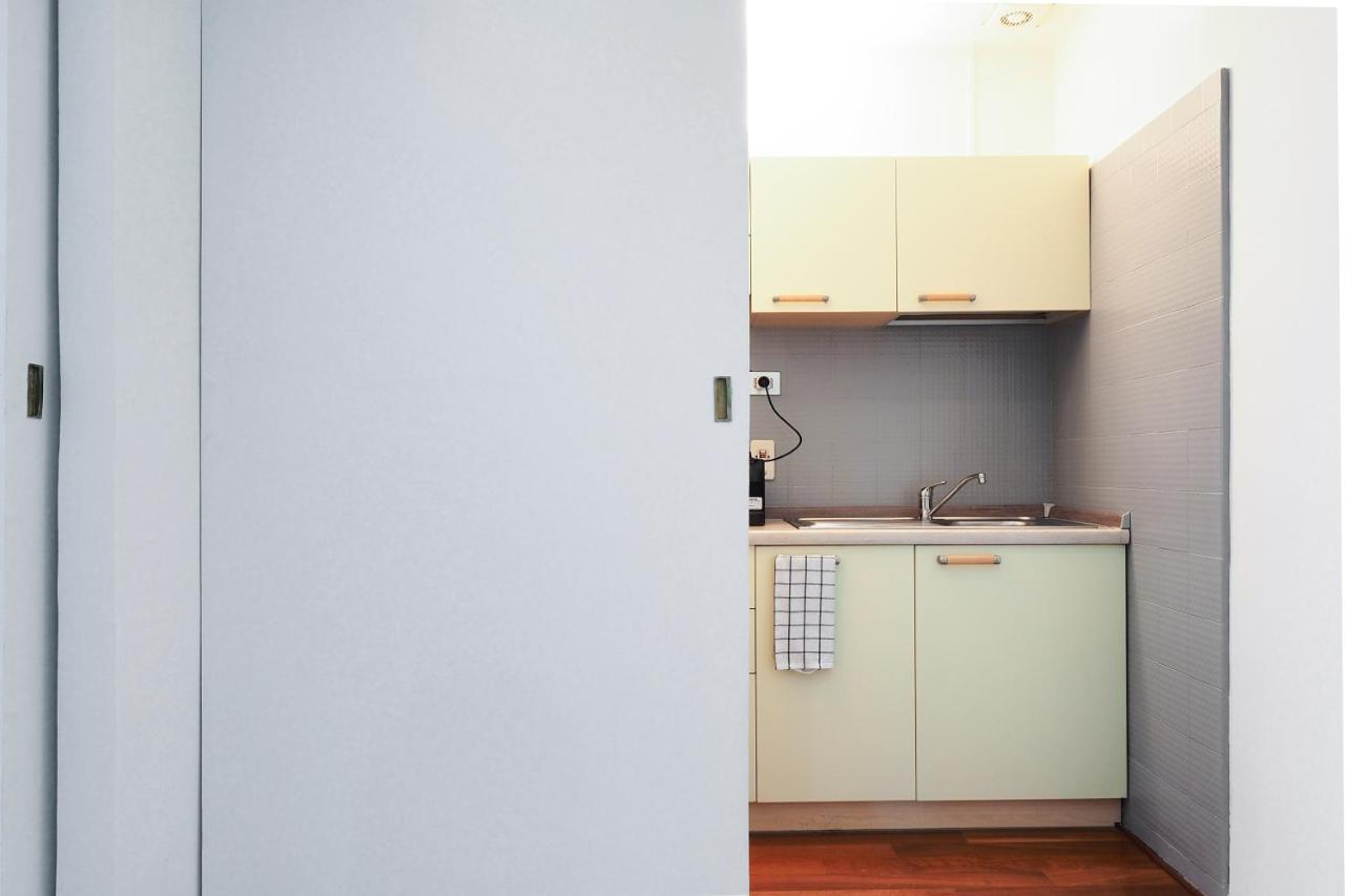Duomo Luxury Apartment - One Bed Милано Екстериор снимка